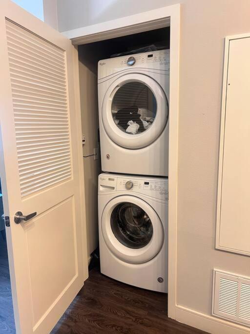 1 Bdr Apt In - Near John Wayne