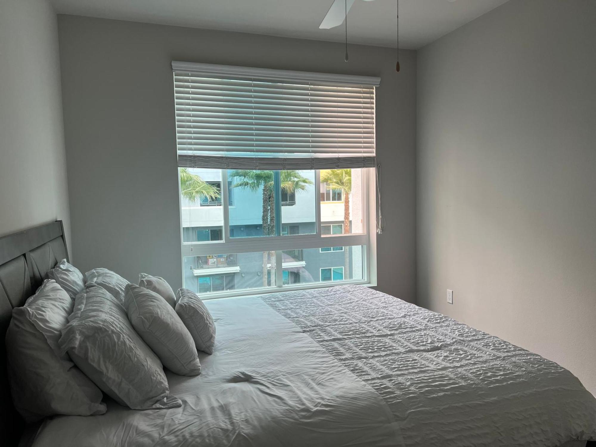 1 Bdr Apt In - Near John Wayne *